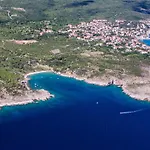 Olivia & Navy, * Šilo