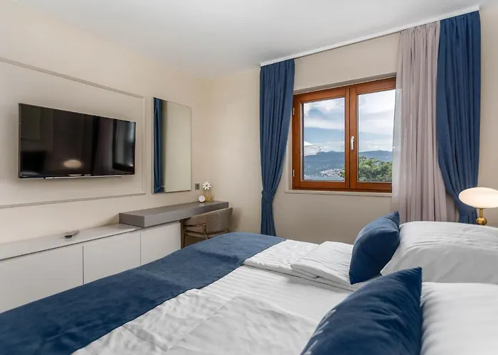 Olivia & Navy, * Šilo