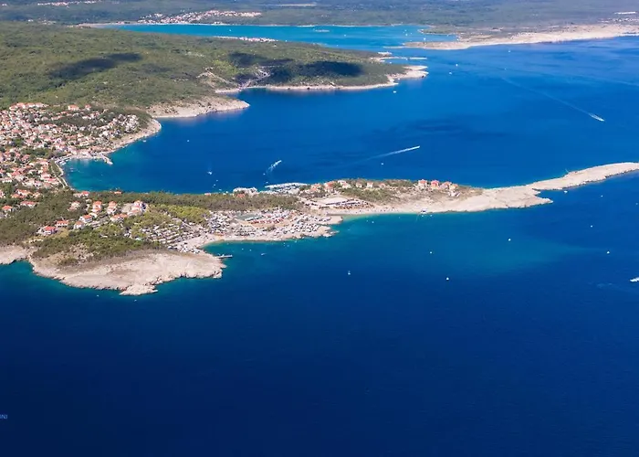 Olivia & Navy, Apartment