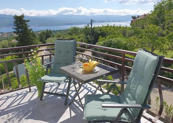 Olivia & Navy, Šilo