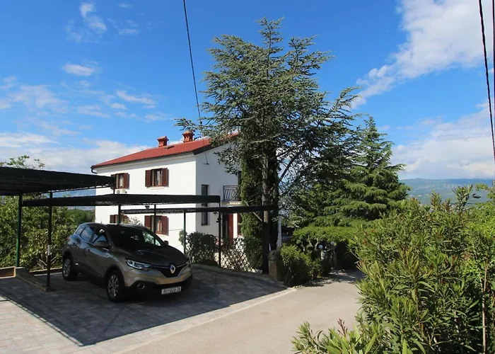 Olivia & Navy, Appartamento